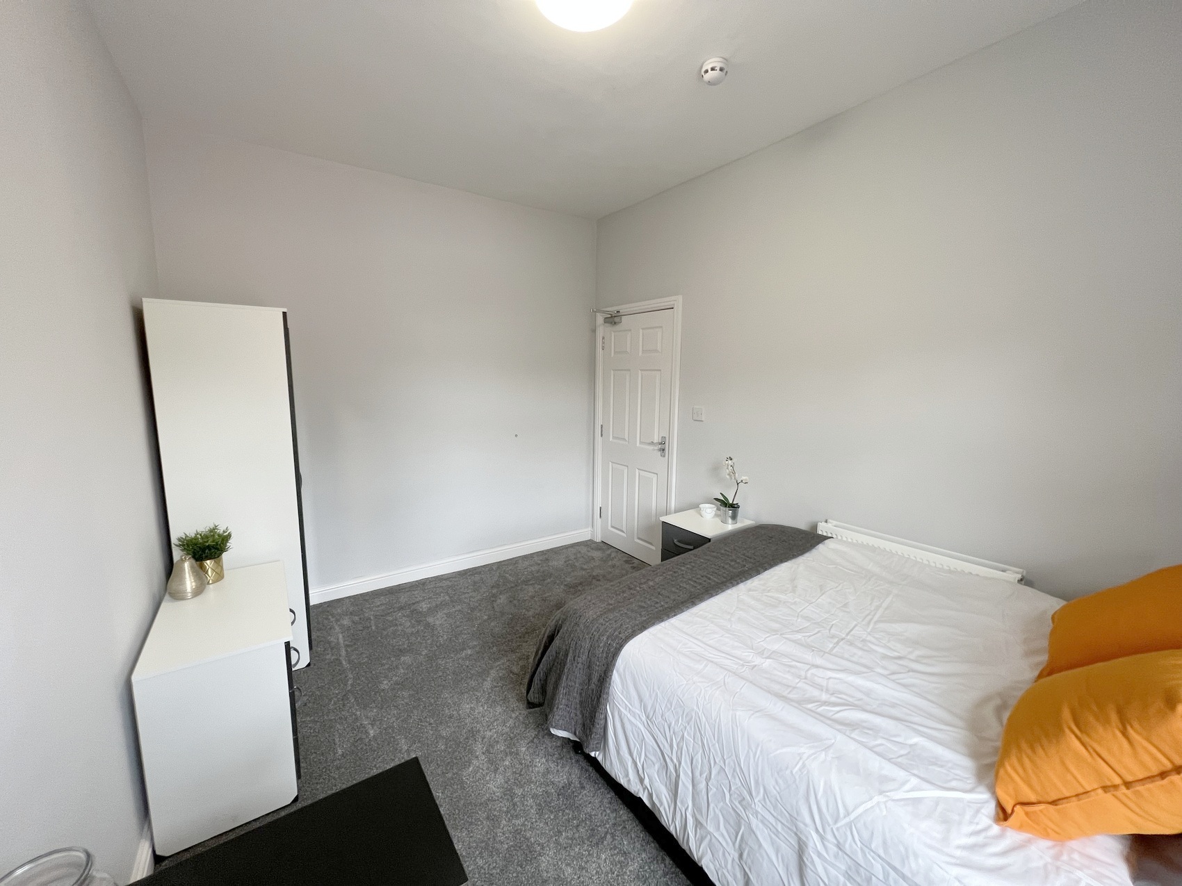 Luxurious Brand NEW Rooms Near Moseley Village! – Room 4